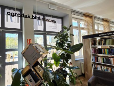 Ogród biblioteczny w sercu Cisowej (Fot. Dorota Patzer)