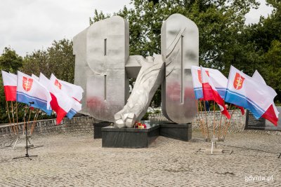 Obchody 40. rocznicy Sierpnia '80 pod pomnikiem Ofiar Grudnia '70 w Gdyni // fot. Karol Stańczak