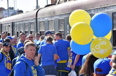 Ostatni pociąg z kibicami Arki wyruszył z Gdyni o 9:35, fot. Kamil Złoch