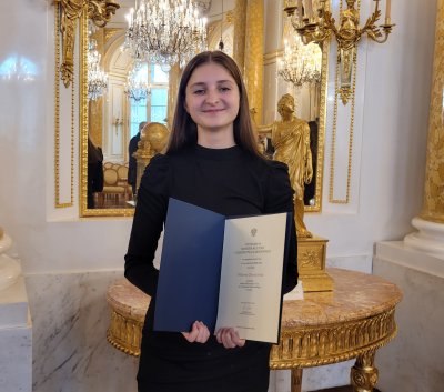 Wiktoria Chruścińska, uczennica Szkoły Muzycznej I i II stopnia im. Z. Noskowskiego w Gdyni otrzymała ministerialne stypendium podczas uroczystości na Zamku Królewskim w Warszawie // fot. materiały prasowe Szkoły Muzycznej I i II stopnia w Gdyni