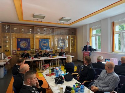 X Zjazd Oddziału Powiatowego Związku Ochotniczych Straży Pożarnych RP w Gdyni za nami. Na zdjęciu przemawia Rafał Geremek, wiceprezydent Gdyni. (fot. Adam Labuhn/OSP PKM Gdynia)