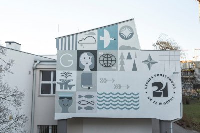 Metalograficzny mural na Szkole Podstawowej nr 21 w Gdyni. Fot. Rafał Kołsut / Traffic Design