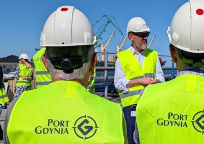 Pracownicy Portu Gdynia z ogromnym zaangażowaniem opowiadali o swojej codziennej pracy (fot. Magda Oczachowska)