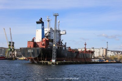 Statek „Khatanga” zostanie usunięty z gdyńskiego portu najpóźniej w ciągu trzech miesięcy (fot. Tadeusz Urbaniak / Port Gdynia)