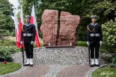 Posterunek honorowy przy pomniku 