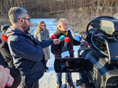 Prezydent Wojciech Szczurek oraz Marika Domozych – przewodnicząca Komisji Planowania Przestrzennego i Strategii Rady Miasta Gdyni podczas briefingu w sprawie zagospodarowania przestrzeni Polanki Redłowskiej // fot. Sławomir Okoń