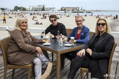 Na zdj. (od lewej): Elżbieta Cupiał, dyrektorka MDK w Gdyni, Kamil Bijoś, Jerzy Petersburski Jr. i Katarzyna Cerekwicka // fot. Przemysław Kozłowski