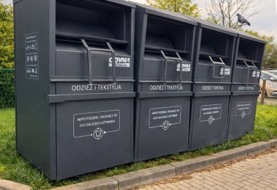 W Gdyni stanie 300 nowych szarych pojemników na odzież i tekstylia (fot. Wydział Środowiska Urzędu Miasta Gdyni)