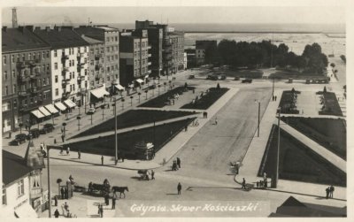 Gdyński skwer Kościuszki sprzed lat - nowa wystawa organizowana przez Muzeum Miasta Gdyni zachęca mieszkańców, by pokazali swoje miasto w odniesieniu do widoków z archiwów, fot. archiwum Muzeum Miasta Gdyni