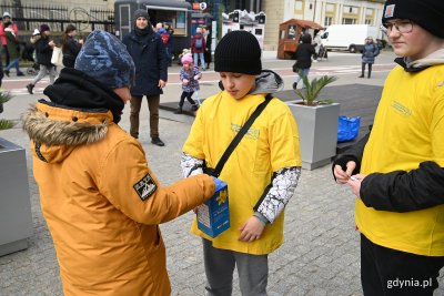W ten weekend na ulicach będzie można ponowanie spotkać wolontariuszy w żółtych koszulkach (fot. Michał Puszczewicz/archiwum)