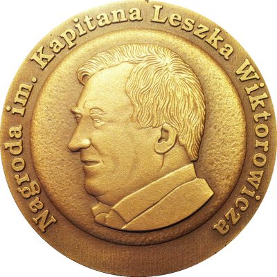 Medal Nagrody im. Kapitana Leszka Wiktorowicza odbierze twórca cyklu „Niebieska Szkoła”. Fot.leszekwiktorowicz.p