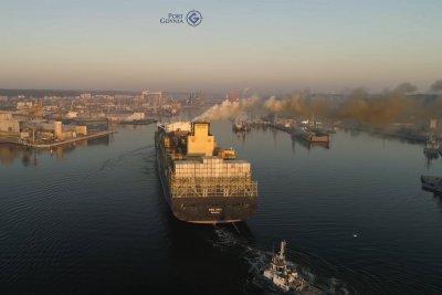 Statek wpływający do Portu Gdynia. Źródło: Port Gdynia S.A.