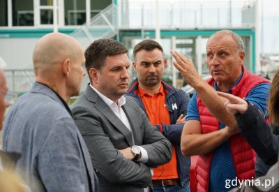 Spotkanie studyjne dotyczące zagospodarowania Mariny Gdynia. Na zdj. m.in. wiceprezydent Maciej Zielonka i mieszkańcy (fot. Magda Śliżewska)