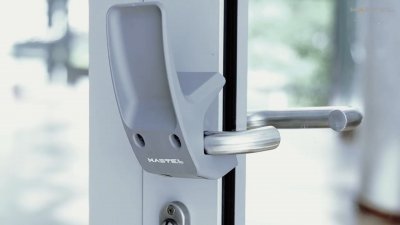 Uchwyt na klamkę projektu parkowej firmy Kastel