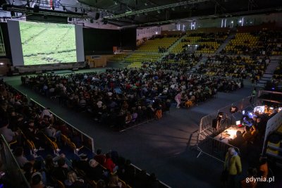 Pierwsza prelekcja Kolosów 2024: Piotr Bejrowski, Dominik Wieczorkiewicz | Muzungu na hulajnodze. Jeziora Wiktorii-Tanganika siłami własnych mięśni. Fot. Przemysław Kozłowski