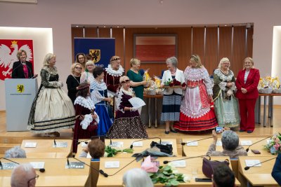 Tegoroczni laureaci konkursu „Pomorskie dla seniorów” (fot. Jacek Sowa/UMWP)