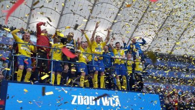 Arka Gdynia świętuje zdobycie Pucharu Polski w 2017 roku