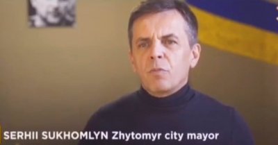 Serhii Sukhomłyn, mer Żytomierza, przekazał Gdyni życzenia z okazji Święta Niepodległości. Fot. UM Gdynia