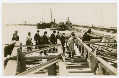 Historyczne zdjęcie z początków budowy portu w Gdyni (archiwum)