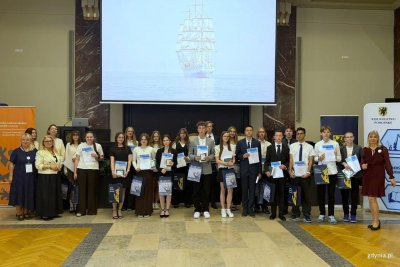 Laureatki i laureaci  Pomorskiej Ligi Edukacyjnej (fot. Magdalena Starnawska)