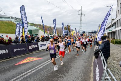 Start Gdyńskiego Biegu Niepodległości z Decathlon (fot. Jacek Klejment)