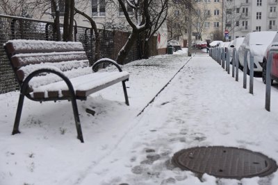 Właściciel nieruchomości ma obowiązek odśnieżania chodników wzdłuż posesji // fot. Michał Kowalski