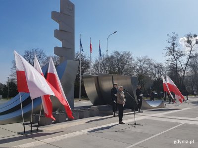 Uroczystości z okazji 74. rocznicy zakończenia walk o wyzwolenie Gdyni przy pomniku Polski Morskiej/fot. Małgorzata Omachel-Kwidzińska