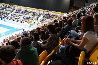 W Polsat Plus Arenie Gdynia na szkoleniu z cyberbezpieczeństwa obok przedstawicieli służb zasiadło prawie 4 tysiące gdyńskich uczniów (fot. Waldemar Ulanowski)