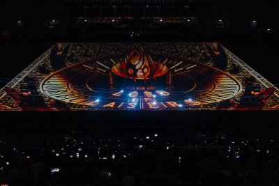 Atrakcją wieczoru poza meczem będzie pokaz laserów (fot. Lord Of Lasers)