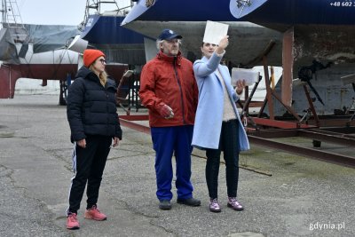Trwają przygotowania do wernisażu wystawy G8 „Widmo” // fot. Magdalena Czernek