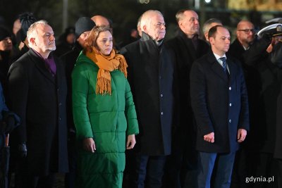  Obchody 53. rocznicy wydarzeń Grudnia '70. Na zdj. od lewej prezydent Gdyni, Wojciech Szczurek, senatorka Anna Górska, senator Sławomir Rybicki, marszałek województwa Mirosław Struk oraz poseł Rafał Siemaszko. Fot. Michał Puszczewicz