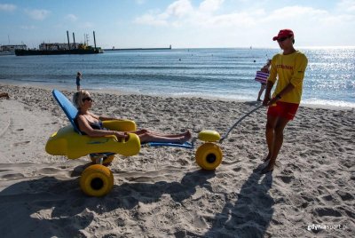 Wszystkie cztery gdyńskie plaże są dostępne i objęte ochroną ratowników. Można się kąpać! (fot. Gdyńskie Centrum Sportu)