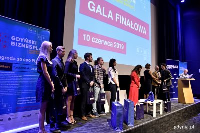 Gala Finałowa Gdyńskiego Biznesplanu 2019. Nagrody wręczyli Wojciech Szczurek, prezydent Gdyni oraz Katarzyna Gruszecka-Spychała, wiceprezydent Gdyni ds. gospodarki / fot. Paweł Kukla 