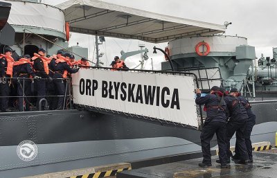 Pogrzebowa msza św. odbędzie sie na pokładzie okrętu ORP Błyskawica. Z tej okazji został zaholowany do Portu Wojennego // fot. Henryk Nagrodzki
