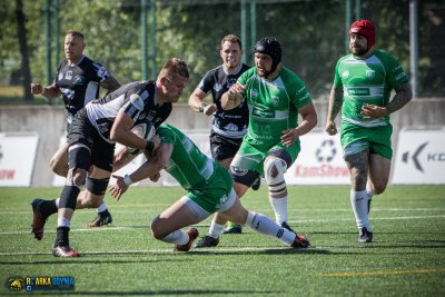 Zawodnicy grający w Rugby na Narodowym Stadionie Rugby.