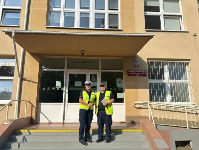Straż Miejska i Policja współpracują, aby droga do szkół była bezpieczniejsza (fot. Leonard Wawrzyniak/Straż Miejska w Gdyni)