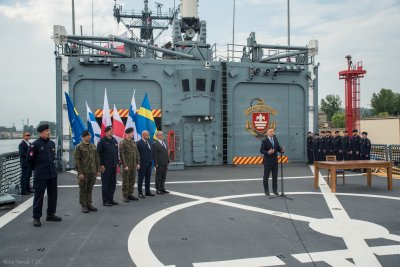 Prezydent RP Andrzej Duda podpisał na pokładzie ORP Kościuszko ustawy ws. ratyfikacji akcesji Szwecji i Finlandii do NATO. Fot. bsmt Michał Pietrzak 3.FO