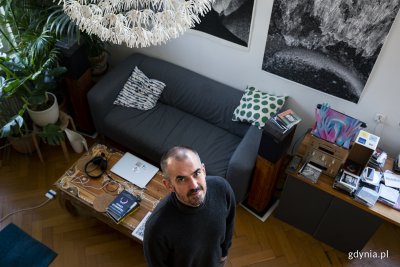 Kacper Kowalski w swojej pracowni. Fot. Przemysław Kozłowski