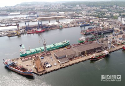 Umowę na duże unijne dofinansowanie podpisano 28 grudnia, fot. Tadeusz Urbaniak / www.port.gdynia.pl