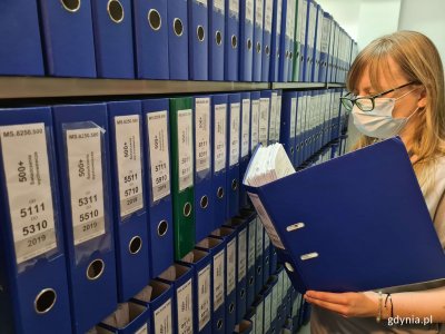 Pracownicy Wydziału Spraw Społecznych Urzędu Miasta Gdyni od kilku dni przyjmują i rozpatrują wnioski o przyznanie świadczenia 500 plus // fot. Sławomir Okoń