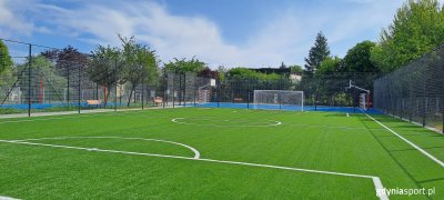 Boisko przy ZSO nr 6 to jeden z obiektów otwartych latem dla wszystkich osób zainteresowanych (fot. Gdyńskie Centrum Sportu, archiwum)