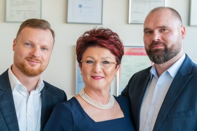 Od lewej: Tomasz, Halina i Łukasz Langowscy z firmy Langowski Logistics // fot. materiały Gdyńskiego Centrum Wspierania Przedsiębiorczości