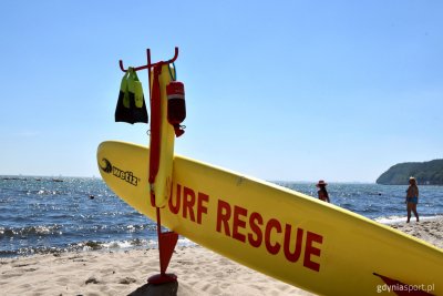 Gdyńscy ratownicy wyposażeni są m.in. w deski ratownicze Rescue Board (fot. Marek Urbaniak)
