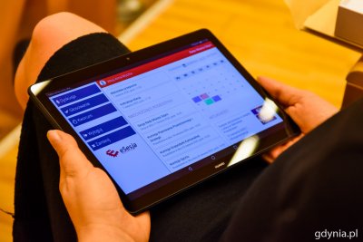 Nowe urządzenia pomogą w sprawnym prowadzeniu sesji Rady Miasta, głosowań, a także zastąpią papierowe wydruki dokumentów // fot. Dorota Nelke