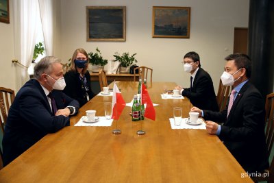 Prezydent Gdyni Wojciech Szczurek w środę, 17 lutego gościł Konsula Generalnego Chińskiej Republiki Ludowej - Fana Xiaodonga // fot. Przemysław Kozłowski