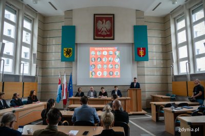 Członkowie Gdyńskiej Rady Kultury odebrali swoje powołania w gdyńskim magistracie (fot. Natalia Kawalerowicz)