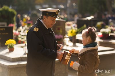Przed nami obchody dnia Wszystkich Świętych i tradycyjna kwesta na cmenatarzach (fot. Paweł Budziński/archiwum)