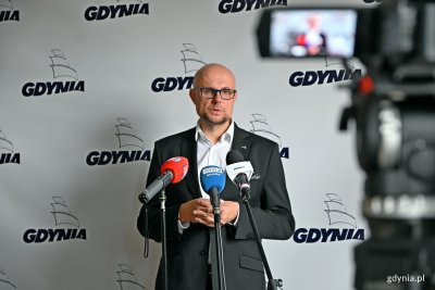 Wiceprezydent Bartłomiej Austen wyjaśnia założenia działania rady (fot. Magdalena Czernek)