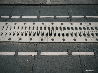 Odbudowano uszkodzony przegub konstrukcyjny, wykonano betonowanie jego kluczowych elementów, zamontowano nową dylatację (fot. Marcin Mielewski)