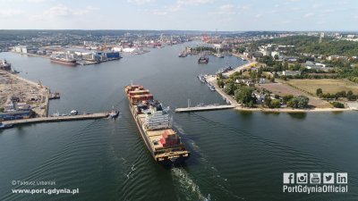 Port Gdynia ze złotą statuetką Lidera Polskiego Biznesu // fot.Tadeusz Urbaniak/port.gdynia.pl